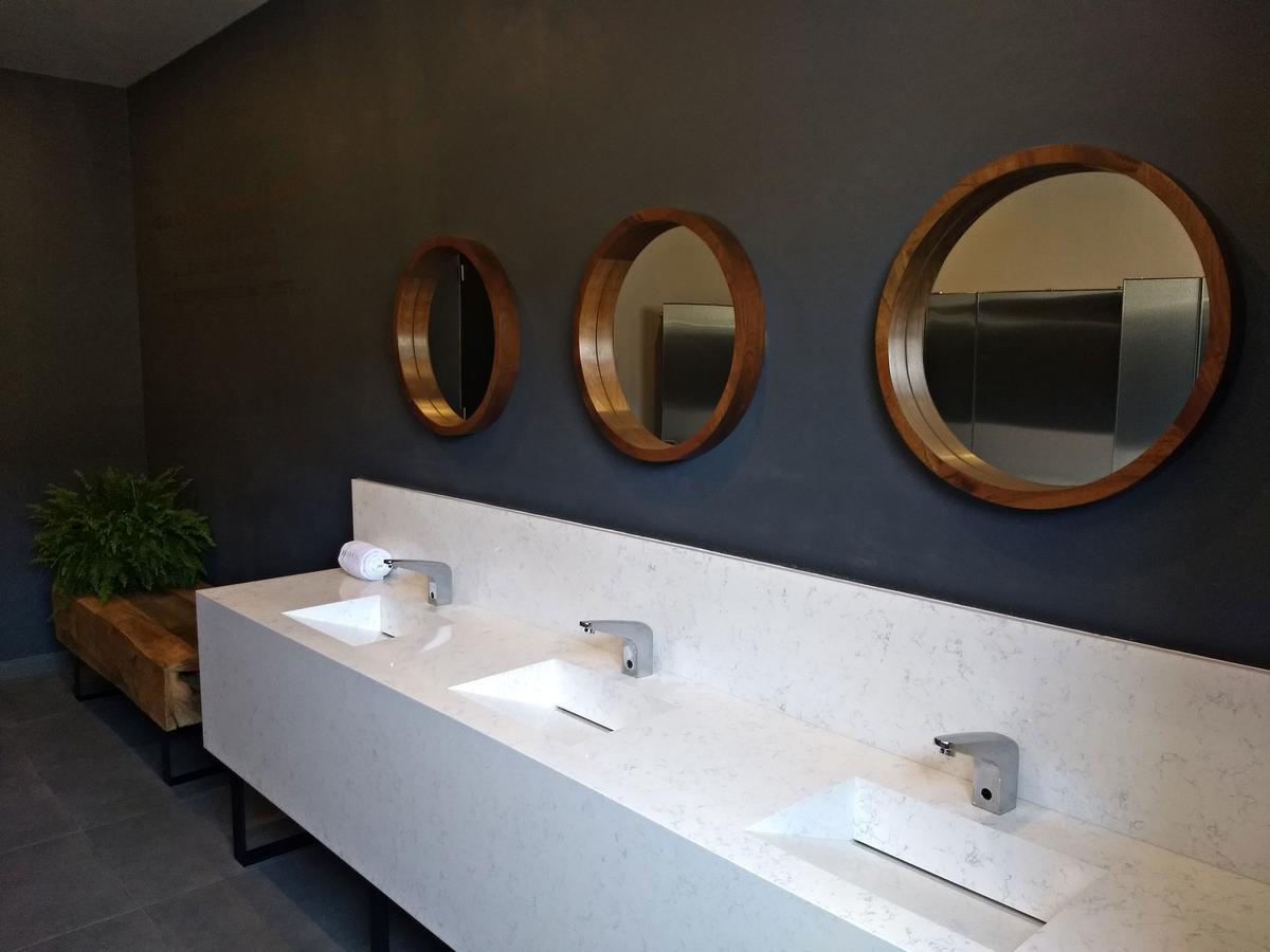 Jurica Bedford Hotel מראה חיצוני תמונה